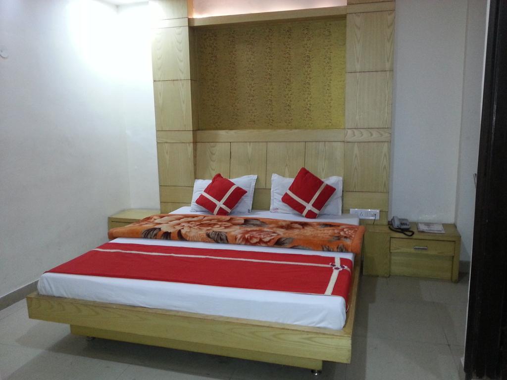 Hotel Shivam International - A Well Hygiene Property All Staff Vaccinated " Nova Deli Exterior foto