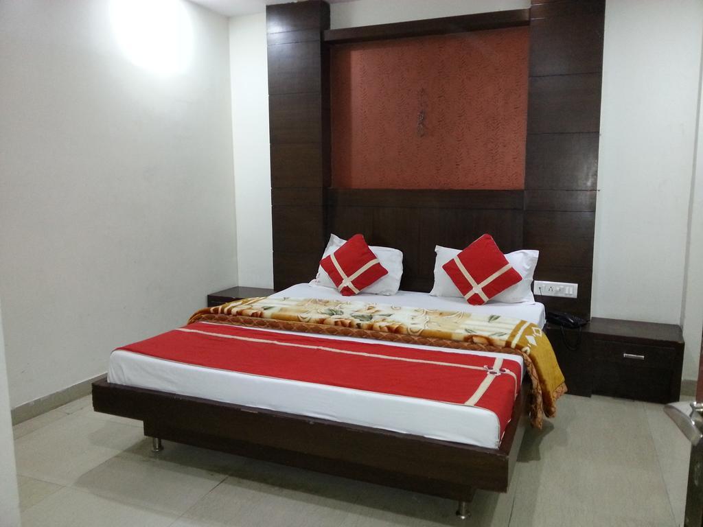 Hotel Shivam International - A Well Hygiene Property All Staff Vaccinated " Nova Deli Exterior foto